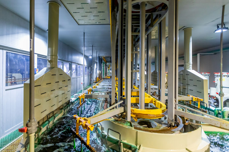 攝圖網(wǎng)_501171671_電鍍工廠車(chē)間02.jpg 攝圖網(wǎng)_501171671_電鍍工廠車(chē)間02.jpg